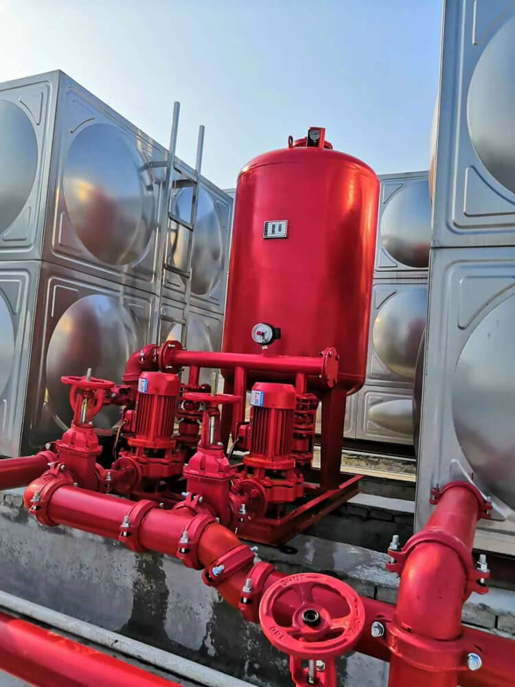 202304074838.jpg 稳压设备安装现场图.jpg